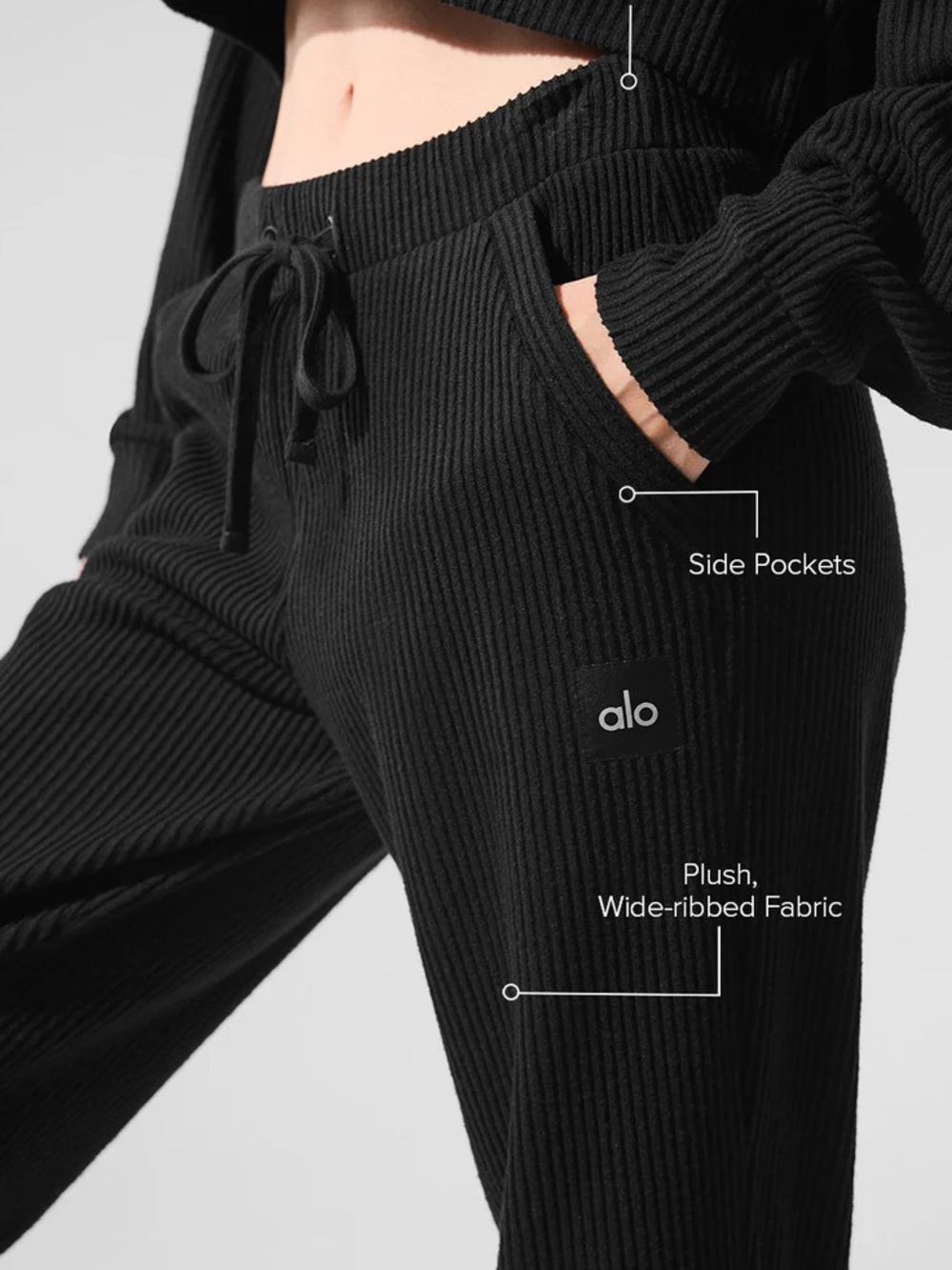 Alo Yoga - Muse Sweatpants in XS / Black - Picture 2 of 5